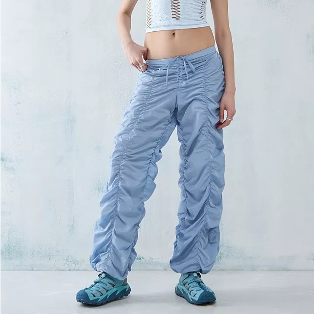 NEW Urban Outfitters Lyla Ruched Balloon Pant Light Blue Size Medium
